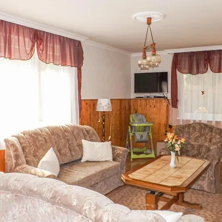 Four Bedroom Holiday In Balatonfenyves